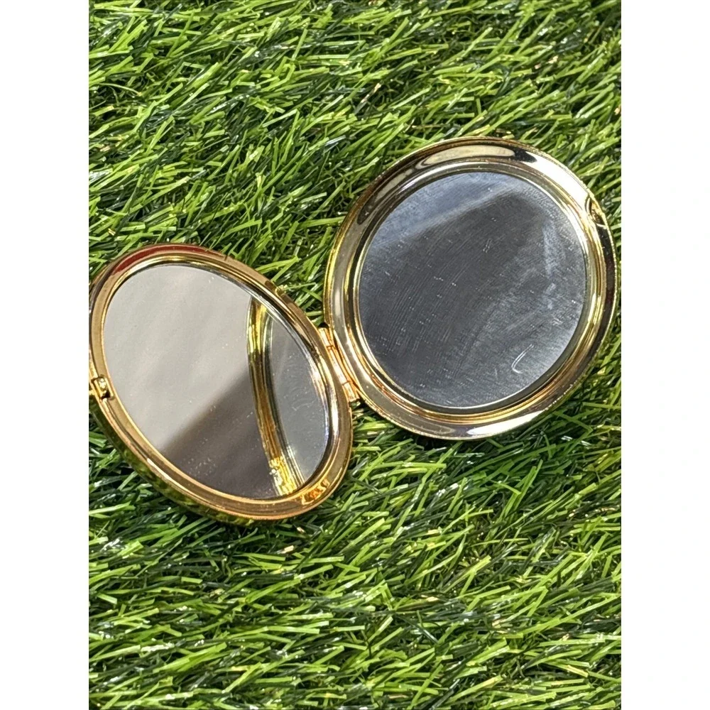 Mary Square Be Still Compact Mirror #23071 –‎ New With Tag